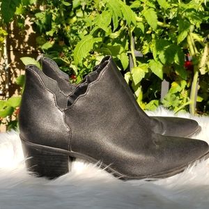 Betsey Johnson Molly Black Scallop Pointy Bootie